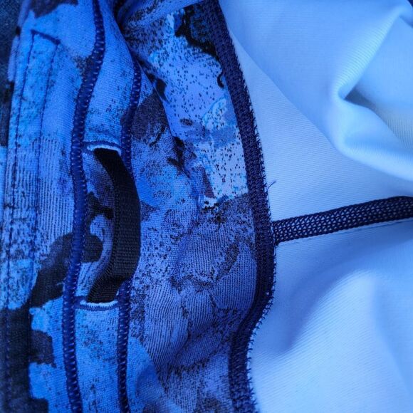 LIKE NEW LULULEMON SPEED UP TIGHT LUXTREME BLUE FLORAL CAMO LEGGINGS 4 - Picture 4 of 7